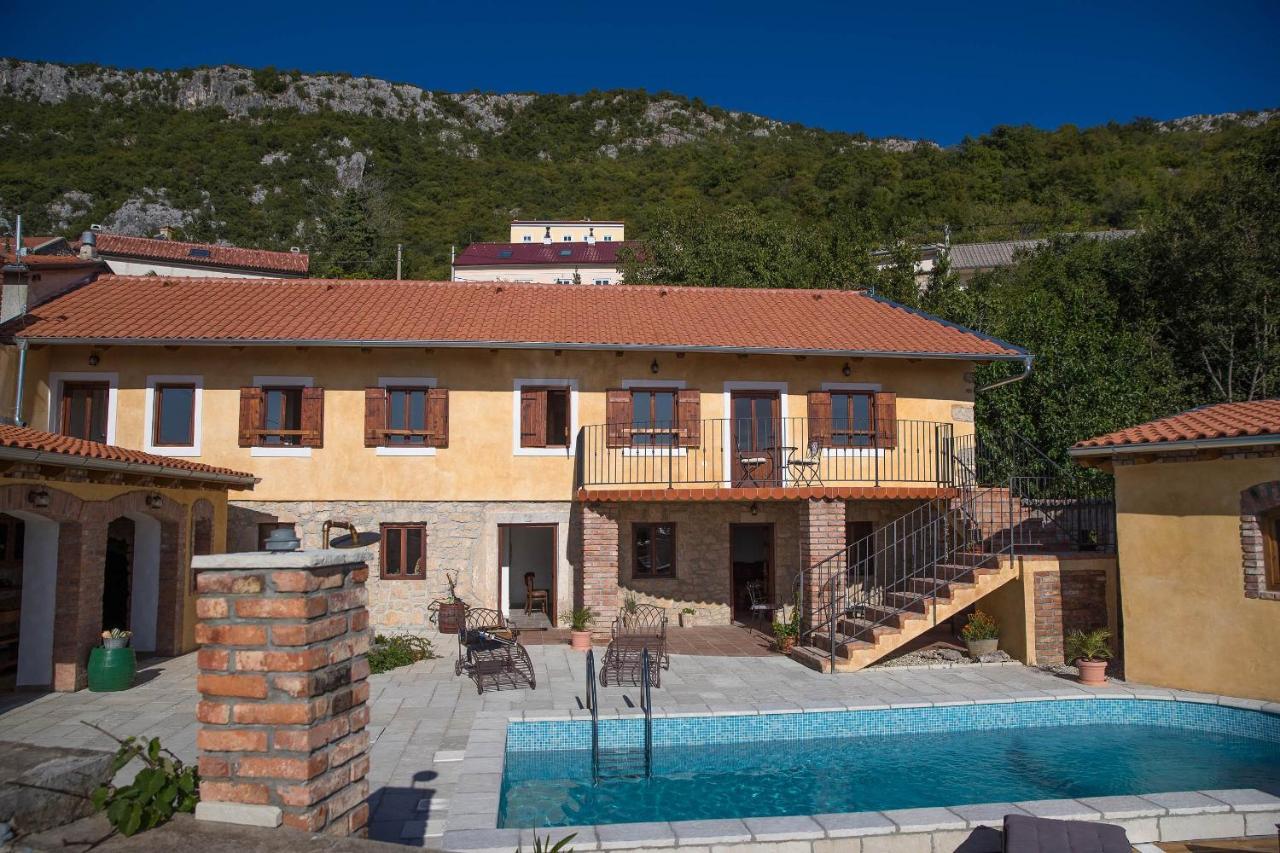Hacienda Villa