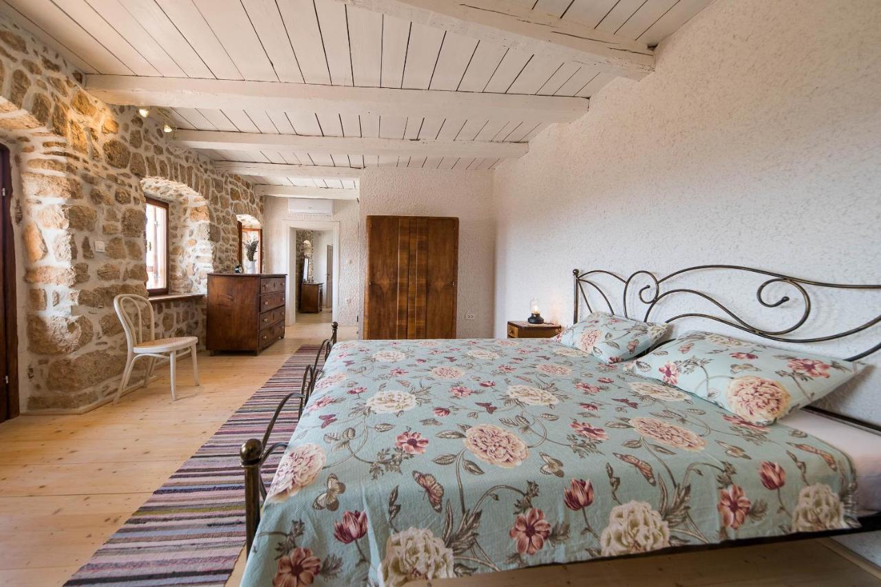 Hacienda Villa
