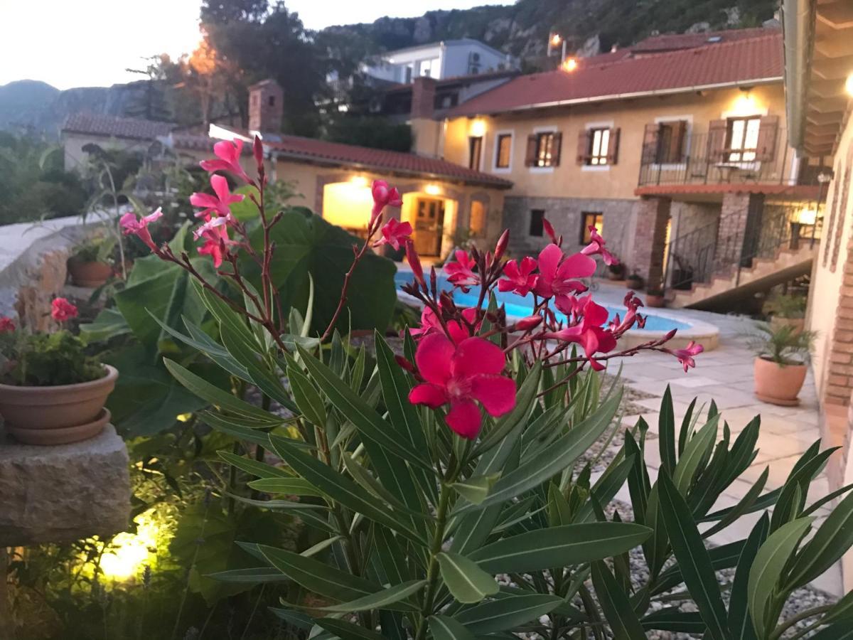 Hacienda Villa